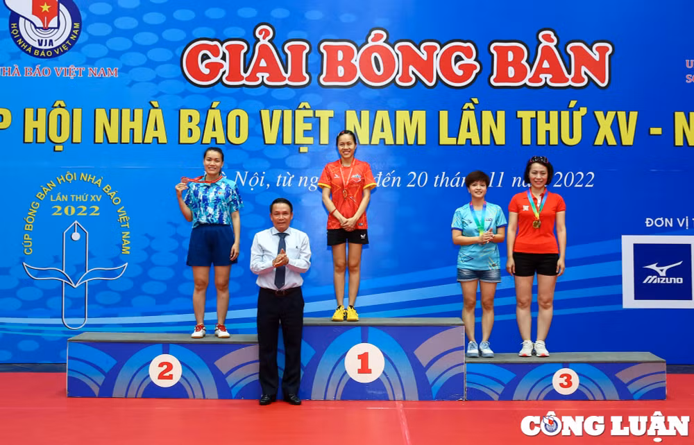 cac hang muc giai thuong tai giai bong ban cup hoi nha bao viet nam lan thu xv hinh 13