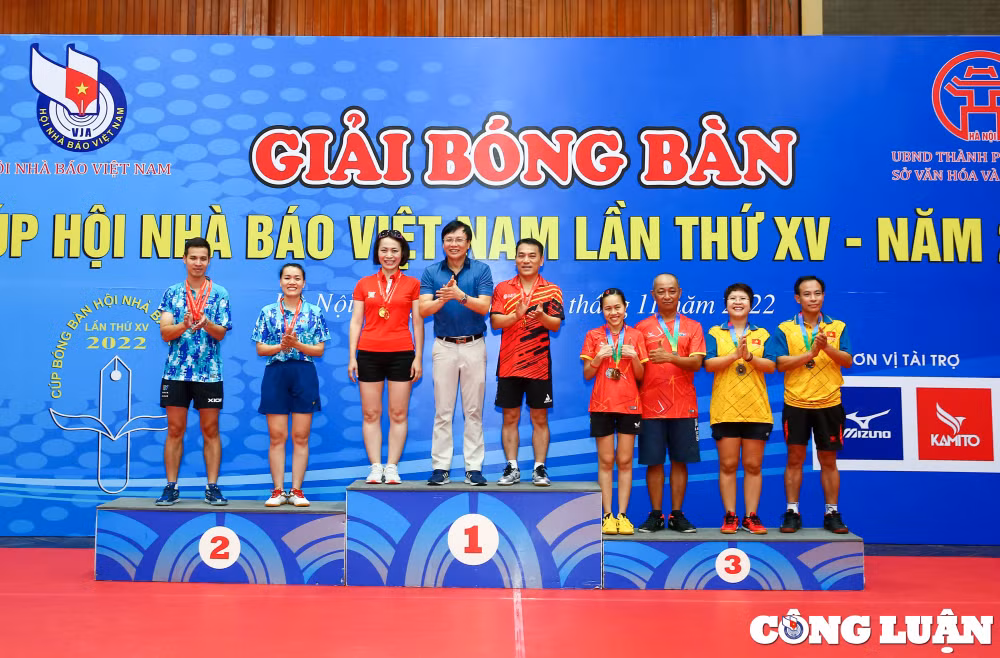cac hang muc giai thuong tai giai bong ban cup hoi nha bao viet nam lan thu xv hinh 7