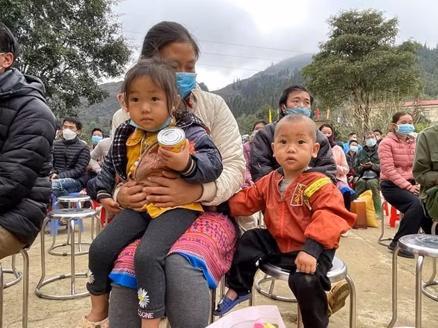 lao cai no luc day lui nan tao hon hon nhan can huyet thong trong dong bao dan toc thieu so hinh 1
