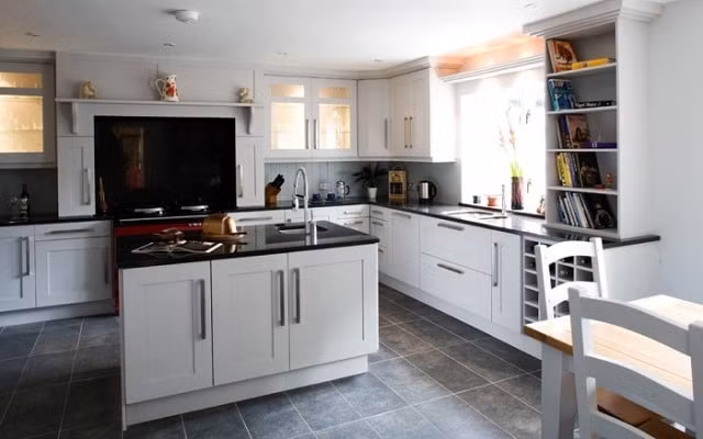 phong thuy nha bep tuoi at suu 1985 hinh 1