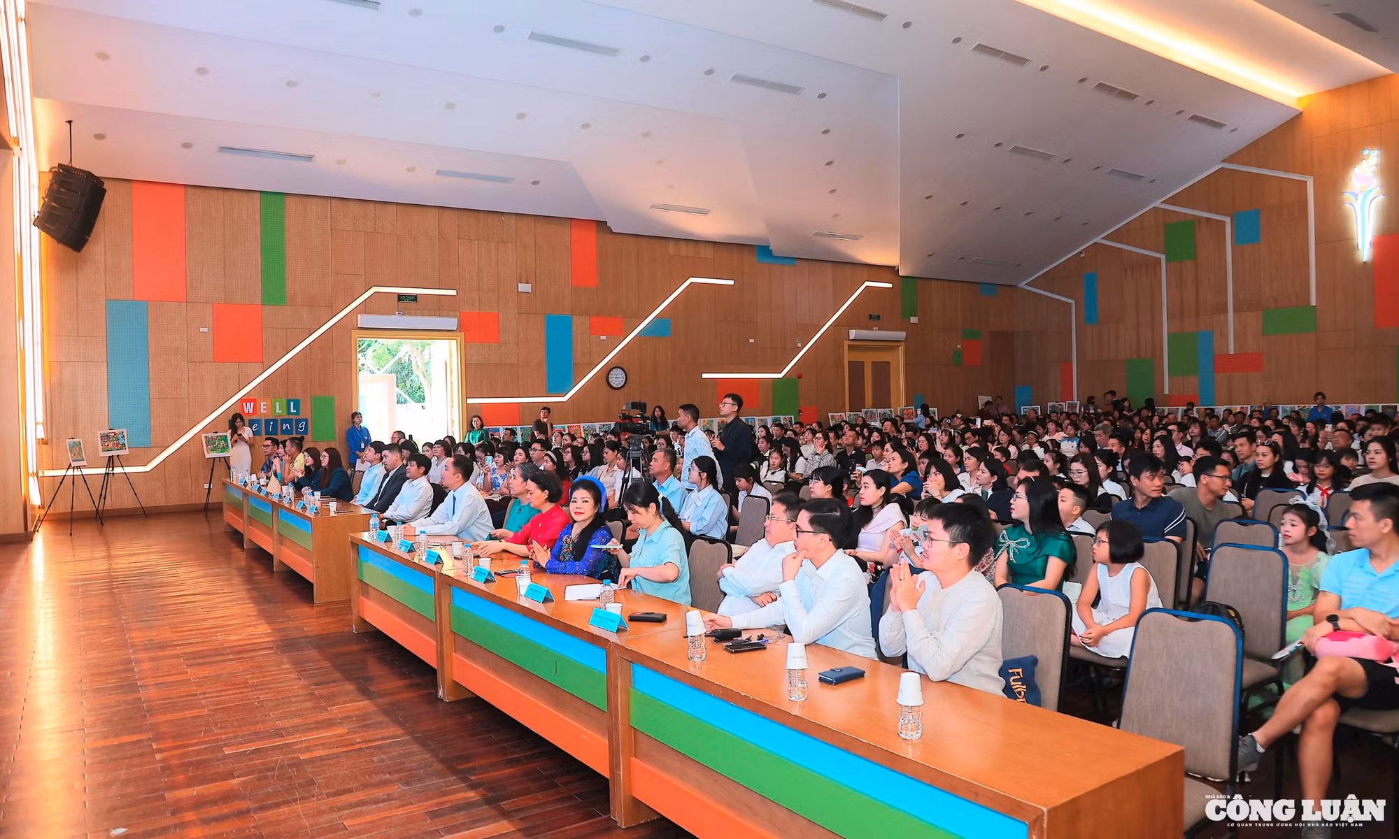 Quang cảnh Lễ trao giải cuộc thi vẽ tranh toàn quốc 'Ngôi nhà mơ ước' năm 2025. 