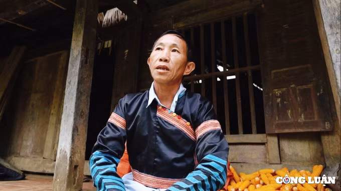 co mot chua kenh giua long ban mong hinh 1