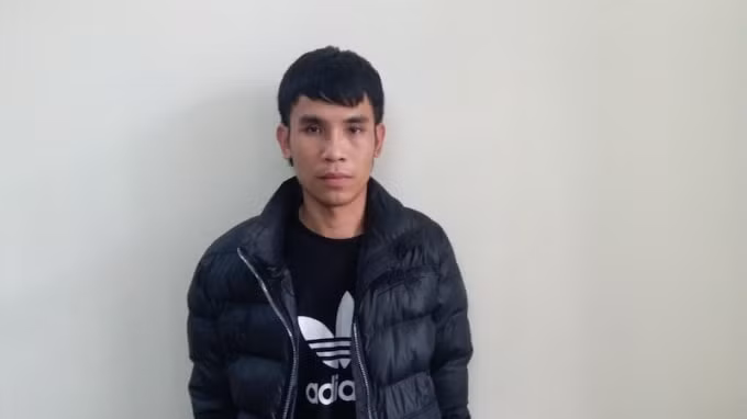 thua ca do bong da nam thanh nien thue xe o to roi dem ban lay tien tra no hinh 1