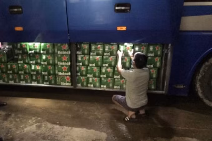 lien tiep bat giu 4 vu van chuyen hang lau di qua quang binh hinh 2