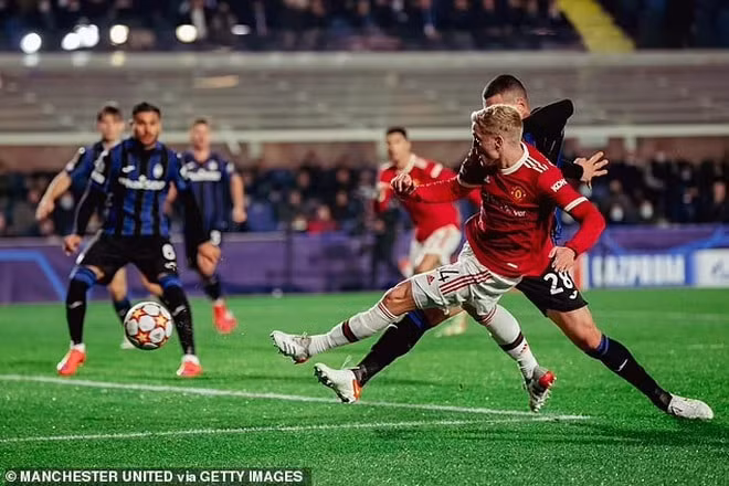 van de beek don tin vui truoc tran mu dai chien voi man city hinh 2