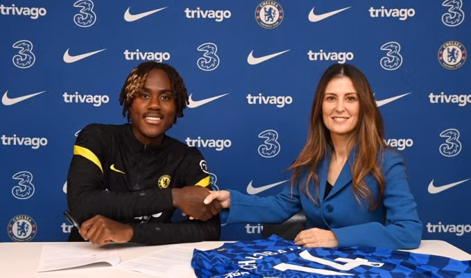 chelsea chinh thuc gia han hop dong voi trevoh chalobah den nam 2026 hinh 1