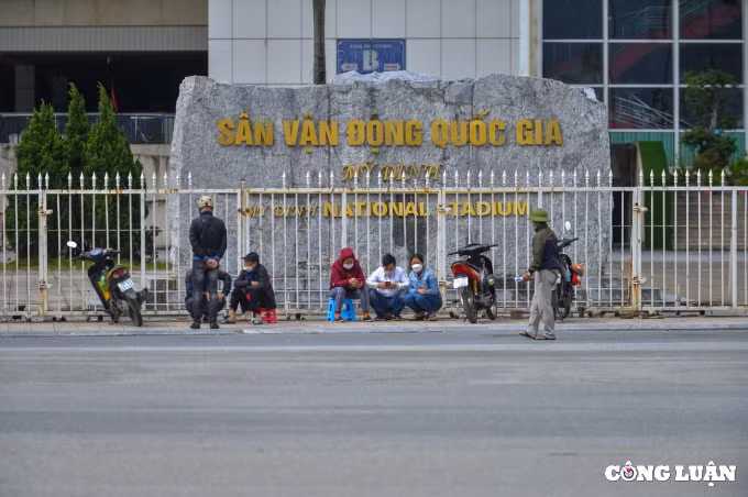dan phe ve bong da tai san my dinh giam gia kich san van vang nguoi mua hinh 1