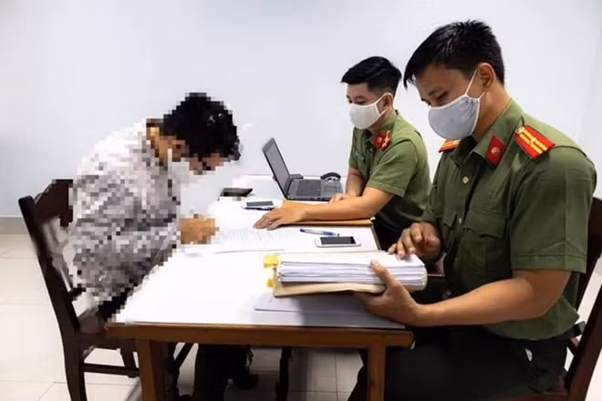 nguoi lam bao voi vai tro kiem soat giam thieu tac hai xa hoi cua tin gia hinh 2