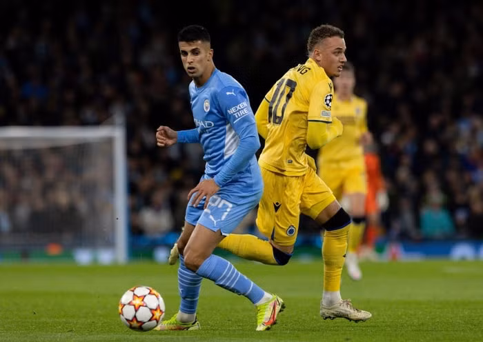 man city tien sat tam ve vao vong 1 8 champions league hinh 1