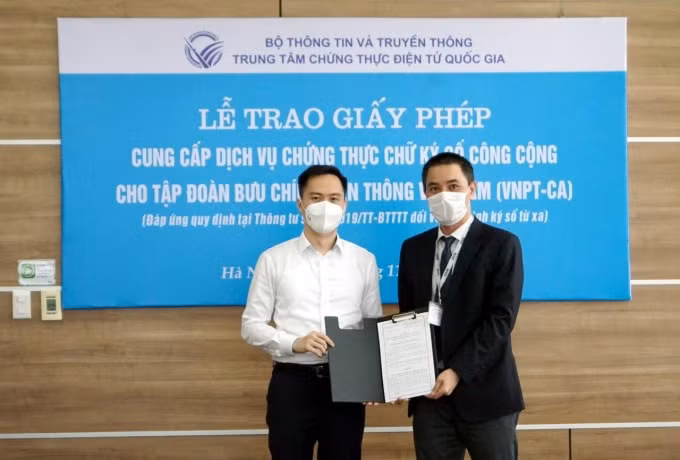 vnpt la don vi dau tien duoc trao giay phep cung cap dich vu chu ky so tu xa hinh 2