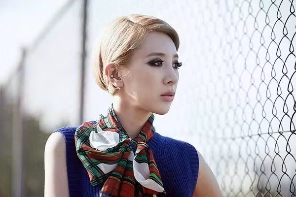 seo in young phu nhan tung danh iu va bat hoa voi jessi hinh 1