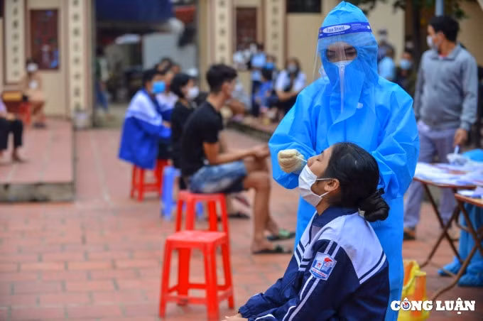 ha noi lay mau xet nghiem cho 13000 nguoi tai o dich thuoc huyen me linh hinh 4