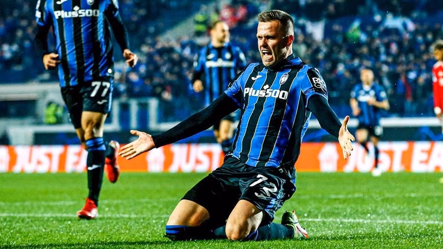 cristiano ronaldo lap cu dup giai cuu mu thoat hiem truoc atalanta hinh 14