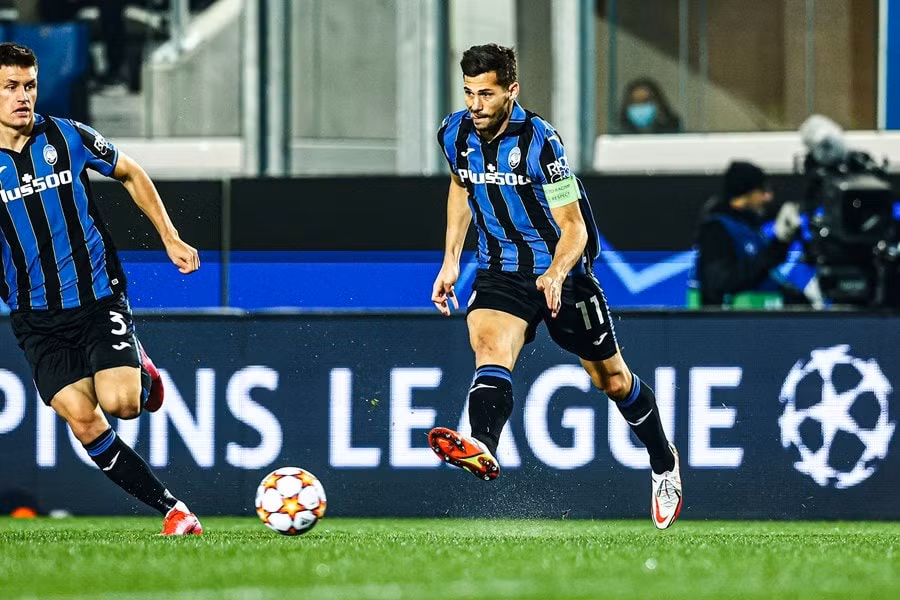 cristiano ronaldo lap cu dup giai cuu mu thoat hiem truoc atalanta hinh 5