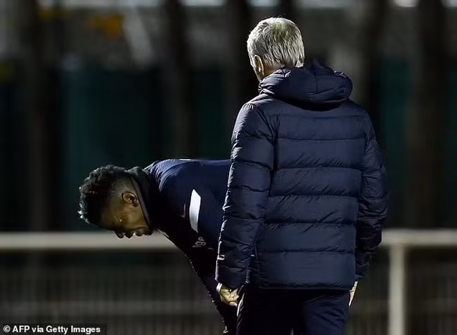 paul pogba bao tin khong vui cho tuyen phap va mu hinh 1