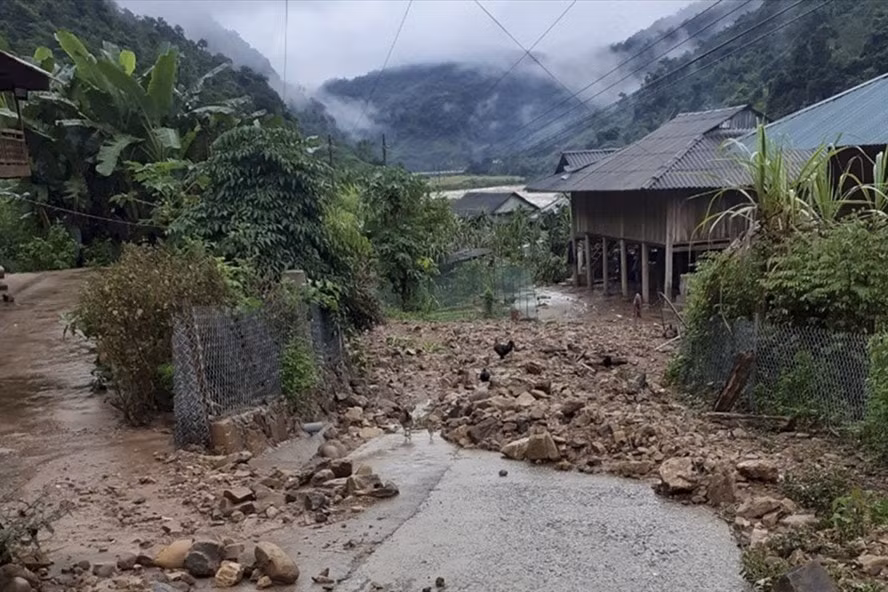 dien bien mua lu khien hon 40 ngoi nha thiet hai nang hinh 1