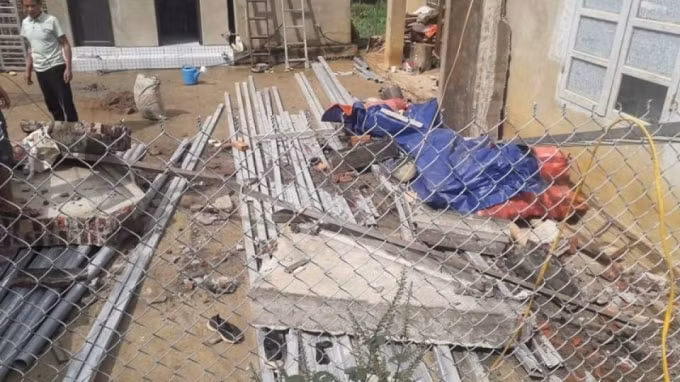 son la sap mai trong luc sua nha 2 nguoi thiet mang hinh 1