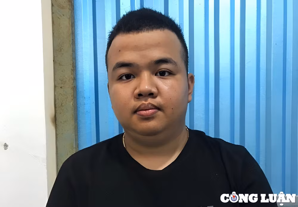 bat thanh nien gia danh cong an mua ban trai phep hang tram tai khoan ngan hang hinh 1