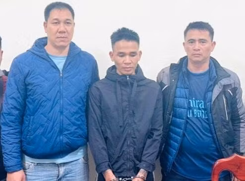 bat giu doi tuong bi truy na ve toi giet nguoi khi dang lan tron o kon tum hinh 1