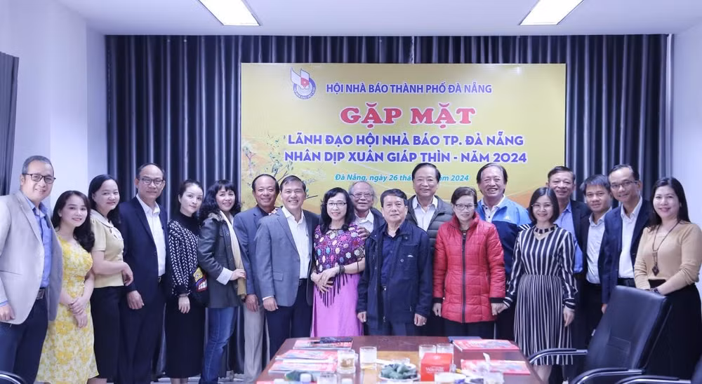 hoi nha bao tp da nang gap mat lanh dao can bo hoi vien qua cac thoi ky hinh 1