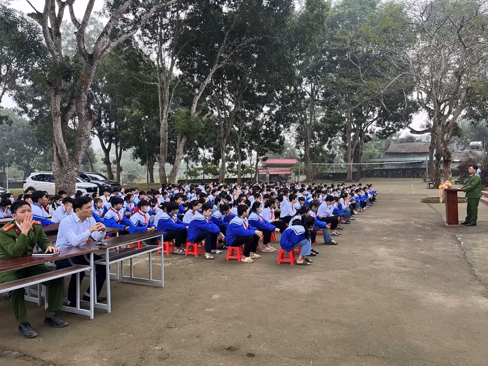 tiep tuc giu vung va nang cao chat luong giao duc toan dien hinh 4