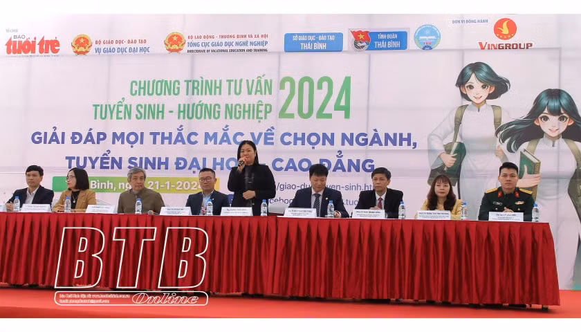 hon 1000 hoc sinh tai thai binh duoc tu van tuyen sinh huong nghiep hinh 1