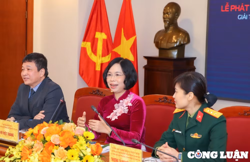 giai thuong anh va video clip cong nghe tu trai tim huong den xay dung mot the gioi nhan van trong ky nguyen so hinh 5