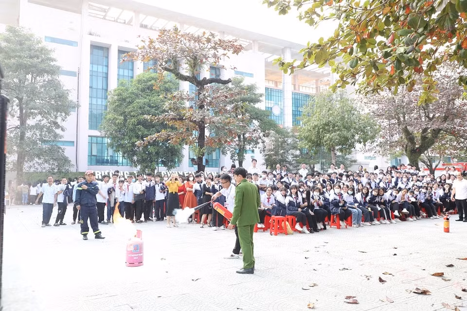 cong an tinh ha nam huong dan khac phuc 4575 ton tai thieu sot trong phong chay chua chay hinh 1