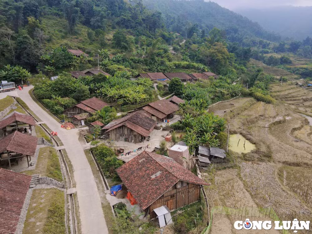 kham pha nguyen binh vien ngoc huyen bi cua cao bang hinh 1