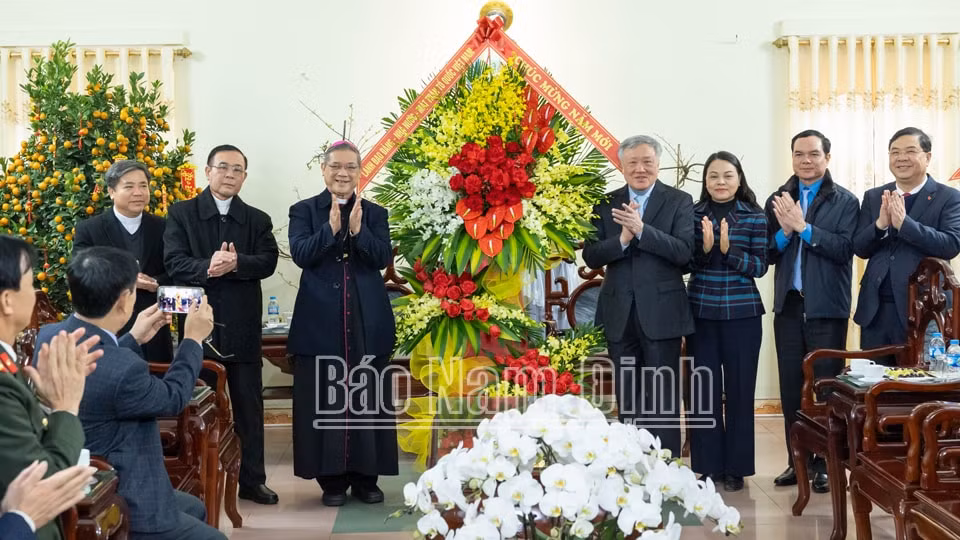 bi thu trung uong dang chanh an tand toi cao nguyen hoa binh tham chuc tet tinh nam dinh hinh 4