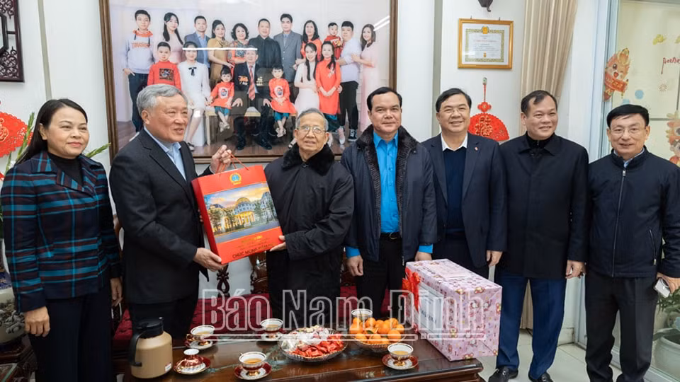 bi thu trung uong dang chanh an tand toi cao nguyen hoa binh tham chuc tet tinh nam dinh hinh 3