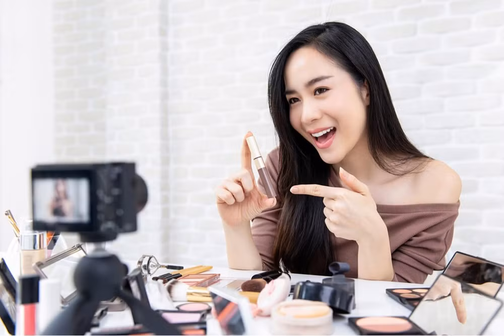nganh ban le viet nam van de dat thue nguoi noi tieng kol tiep thi san pham hinh 2