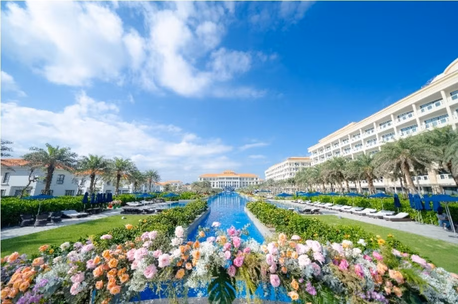 sheraton grand danang resort convention center tiep tuc la diem den ly tuong cho cac dam cuoi dac biet an tuong cua cac ty phu an do hinh 4