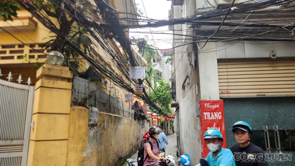 clo_br_phu-huynh00-00-28-23still020.jpg
