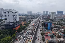 Xe nối đuôi trên Vành đai 3, người dân chật vật rời Hà Nội nghỉ lễ 2/9