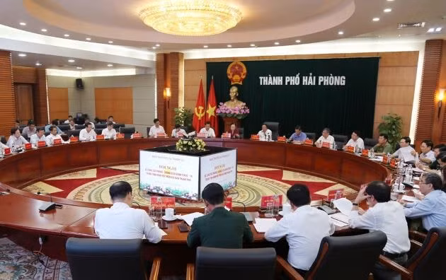 Thành ủy Hải Phòng họp chỉ đạo công tác phòng chống dịch bệnh Covid-19
