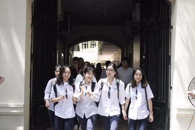 Hiện nay, chưa có quyết định hoãn thi tốt nghiệp vì còn phụ thuộc tình hình dịch bệnh trong những ngày tới (ảnh Trinh Phúc).