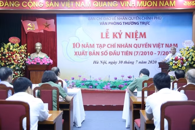 Tại Lễ kỷ niệm, đội ngũ cộng tác viên của Tạp chí cũng chia sẻ nhiều kỷ niệm và bày tỏ nhiều kỳ vọng đối với sự phát triển của Tạp chí Nhân quyền Việt Nam. Ảnh Đỗ Anh