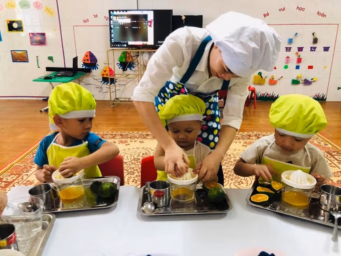 Đến nay tỉnh Nghệ An chưa có người bị nhiễm bệnh nhưng vì an toàn đã chỉ đạo các cơ sở giáo dục mầm non dừng hoạt động nuôi dưỡng và chăm sóc trẻ (ảnh TL).