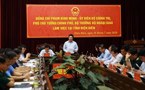 Phó thủ tướng Phạm Bình Minh phát biểu tại buổi làm việc. Ảnh: VGP