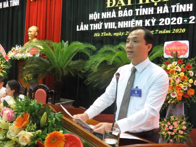 Phó Bí thư Thường trực Tỉnh ủy Hà Tĩnh Hoàng Trung Dũng phát biểu tại đại hội