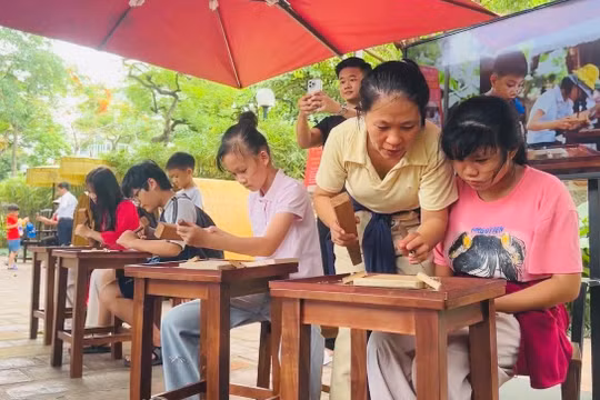 Đưa nghề truyền thống ra phố, mở rộng không gian sống cho di sản