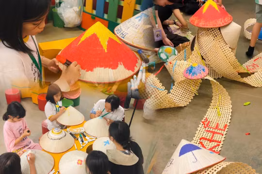 Trải nghiệm sáng tạo cùng nón lá ngày hè 