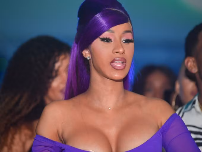 tin don ban dam tung khien cardi b tu tu hinh 1