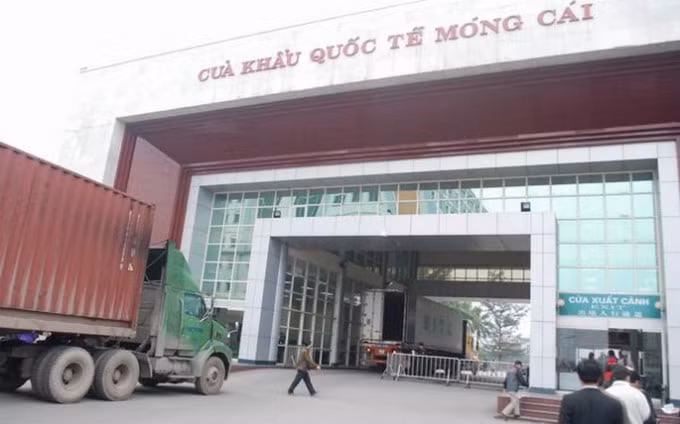 quang ninh tam dung tiep nhan hang hoa tai cua khau mong cai den tet nguyen dan hinh 1