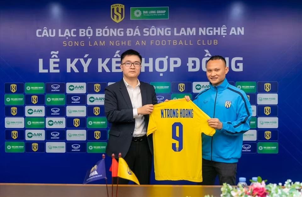 5 ban hop dong bom tan cua vleague 2022 hinh 3