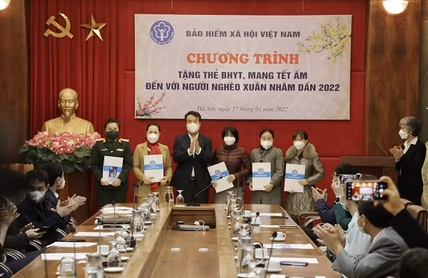 bhxh viet nam mang tet am den voi nguoi ngheo xuan nham dan 2022 hinh 1