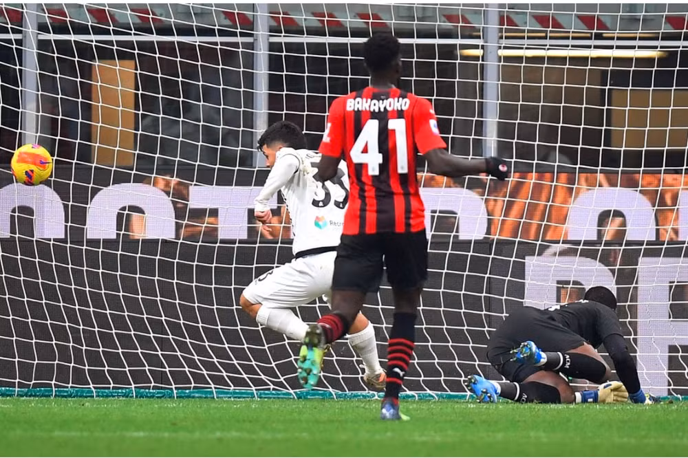 ac milan thua soc truoc doi thu ti hon spezia o phut 905 hinh 6