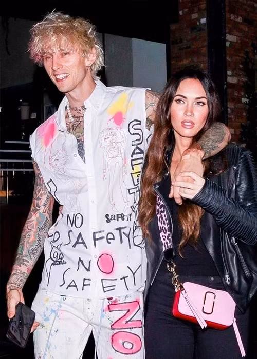 bom sex megan fox dinh hon cung nam rapper machine gun kelly hinh 4
