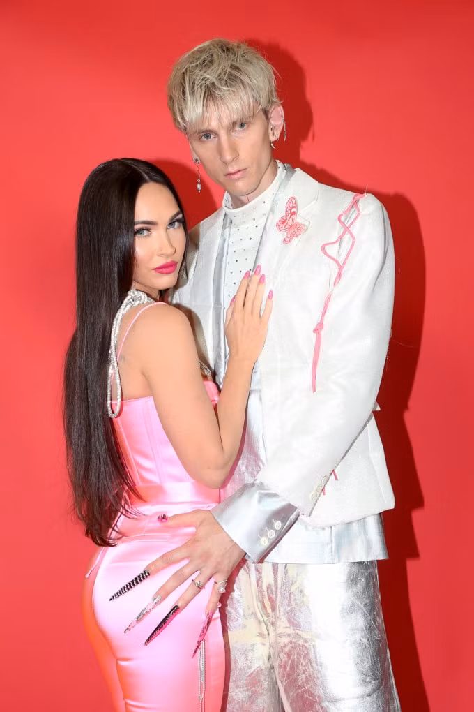 bom sex megan fox dinh hon cung nam rapper machine gun kelly hinh 5